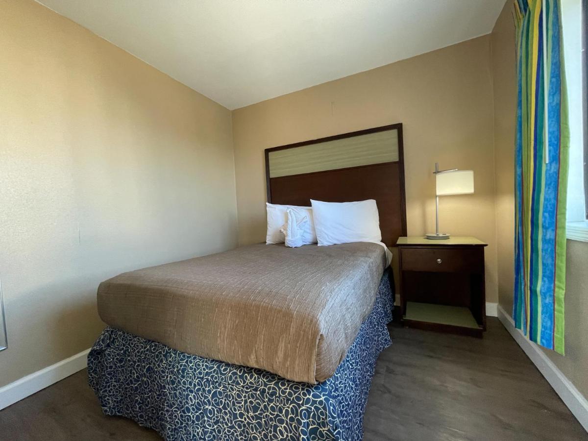 Polynesian Oceanfront Hotel Миртл-Бич Экстерьер фото