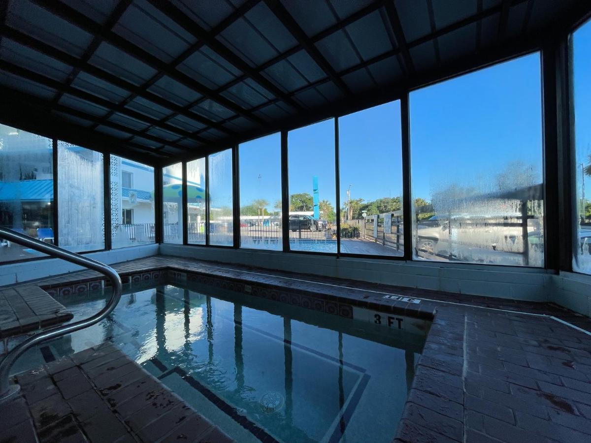 Polynesian Oceanfront Hotel Миртл-Бич Экстерьер фото